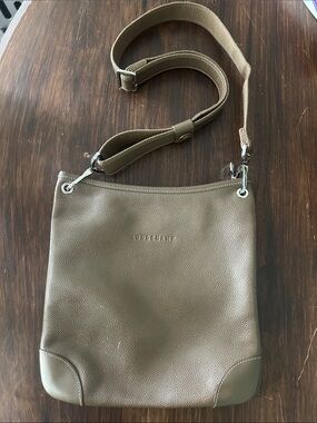 LONGCHAMP‎ Tan/Brown Pebbled Leather Flat Crossbody Bag Purse